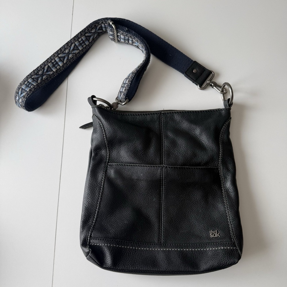 The Sak Medium Black Leather Messenger Crossbody Bag Adjustable Strap